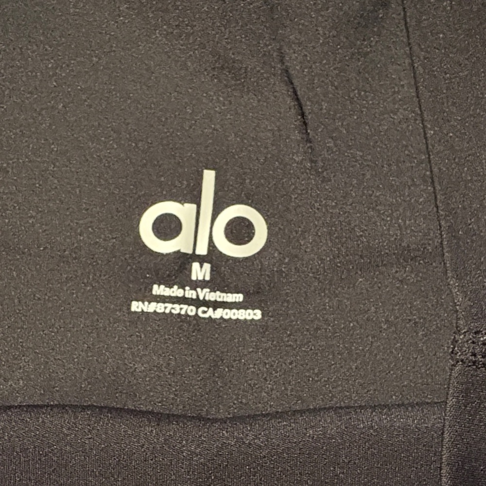 đź–¤ALO Yoga Black High-Rise Bike Shortsđź–¤ - Picture 5 of 7